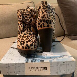 Right off the runways Sperry Top Sider Leopard  Womens lace up boots